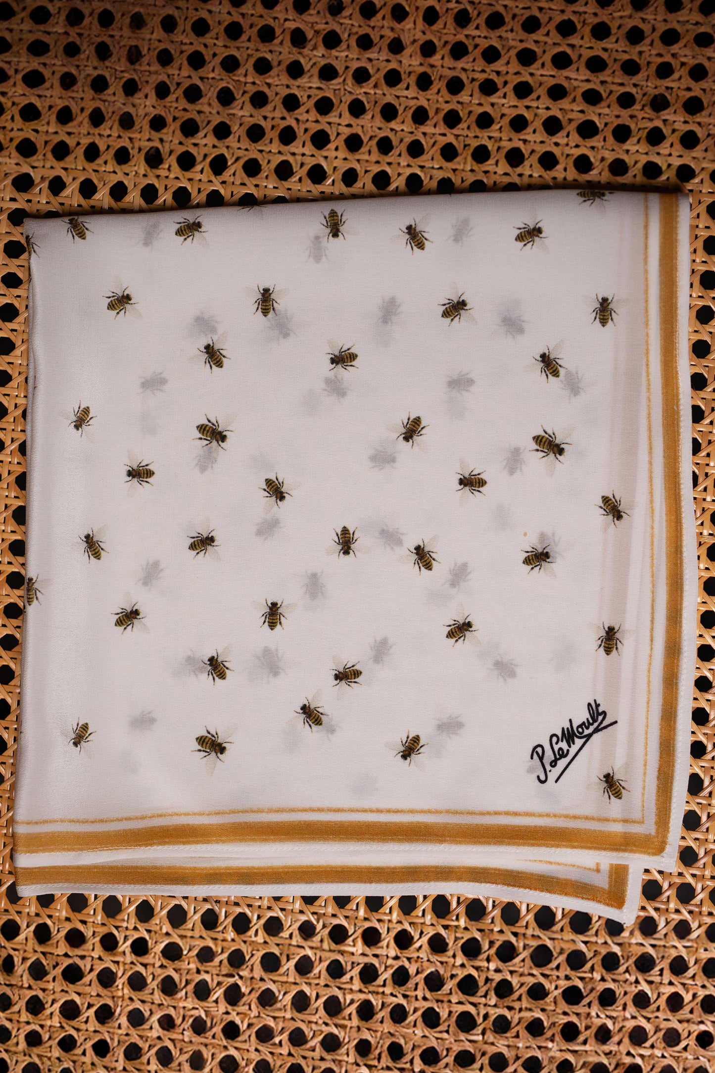 9115_SHAWL_BEES