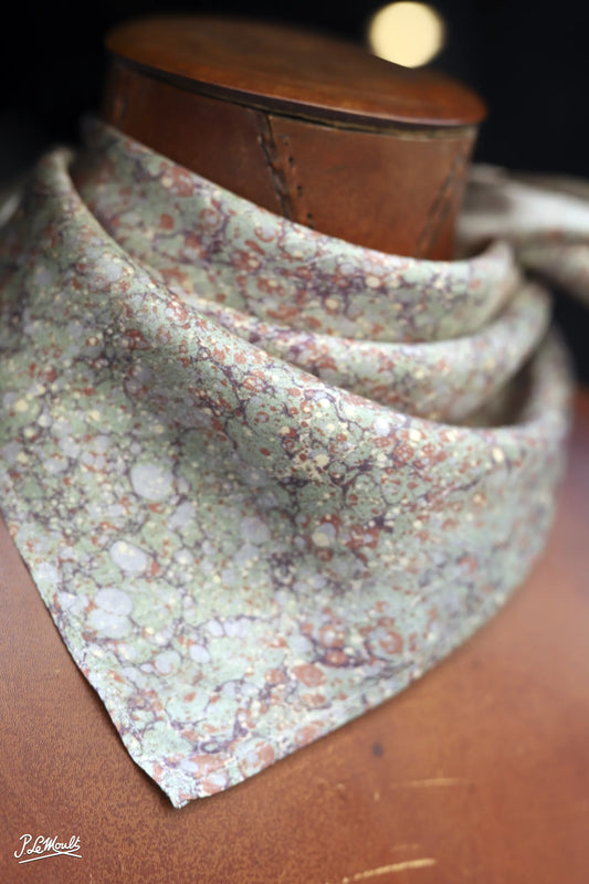 9172_SHAWL_GREENᴹᴬᴿᴮᴸᴱᴰ