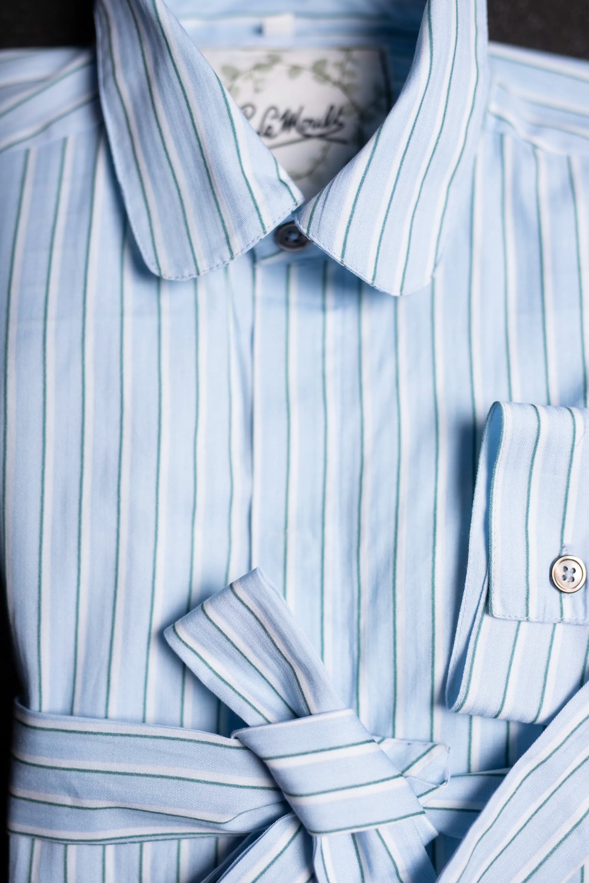 9111_LONG-SHIRT_PALEBLUE-White-green