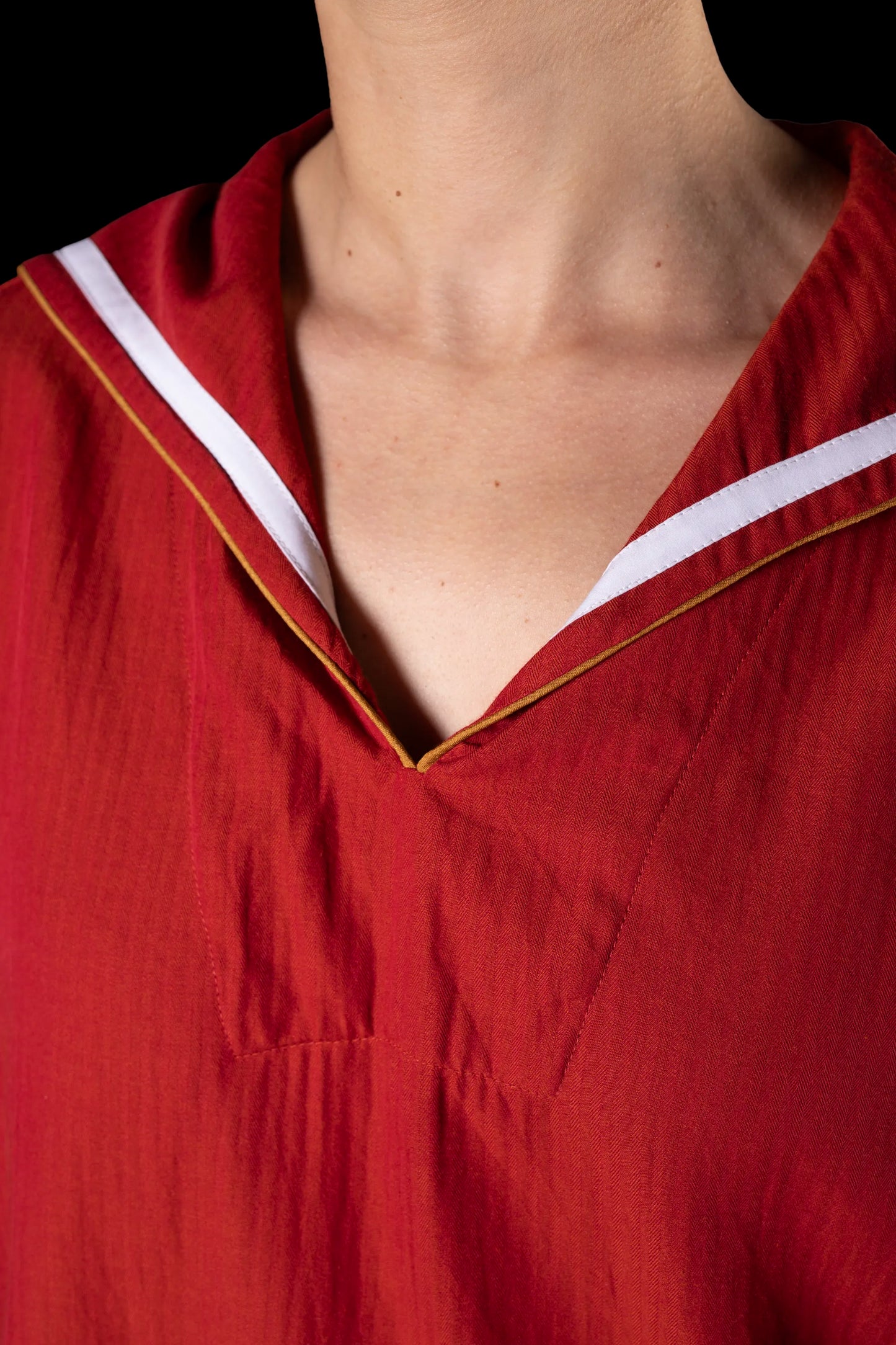 9188_SAILOR-SHIRT-SHORT_RED-White-gold