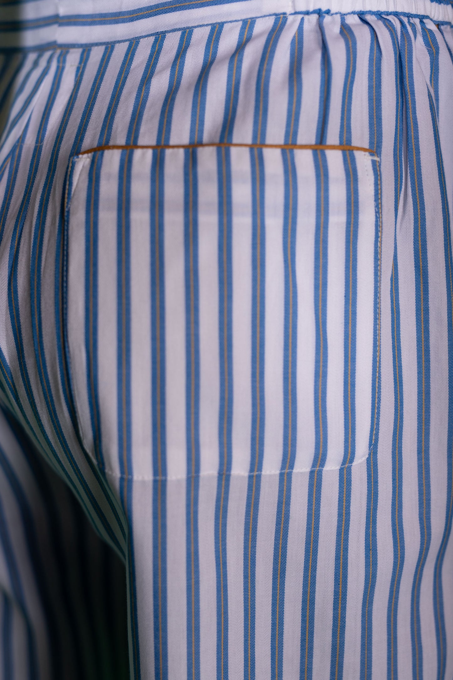 9123_DRAWSTRING-TROUSERS_NATURAL-Blue-gold