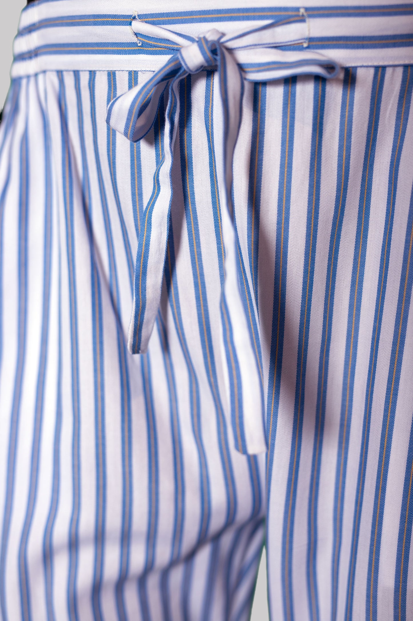 9123_DRAWSTRING-TROUSERS_NATURAL-Blue-gold