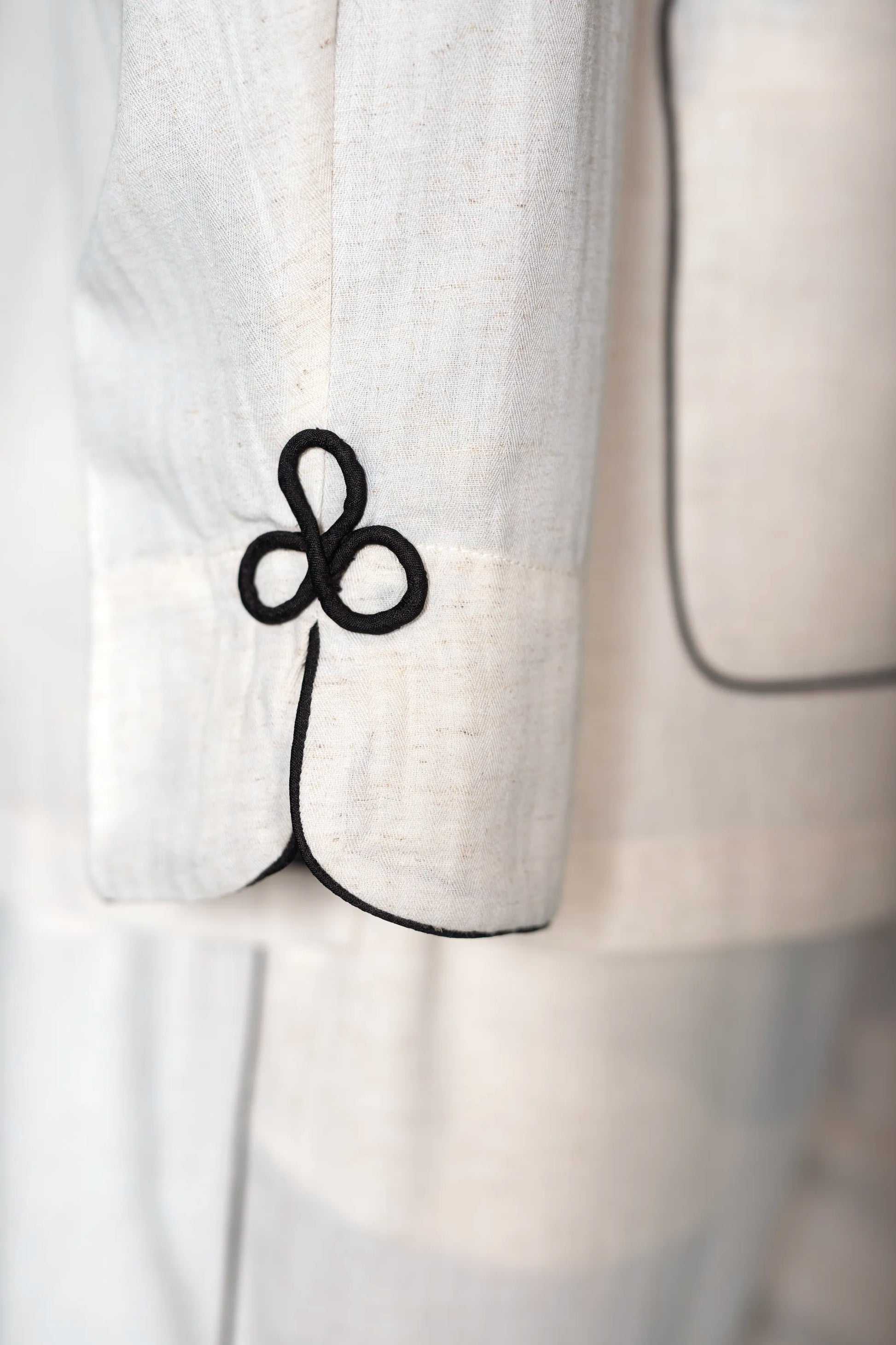 8937_COLONEL-PYJAMA_NATURAL-Black