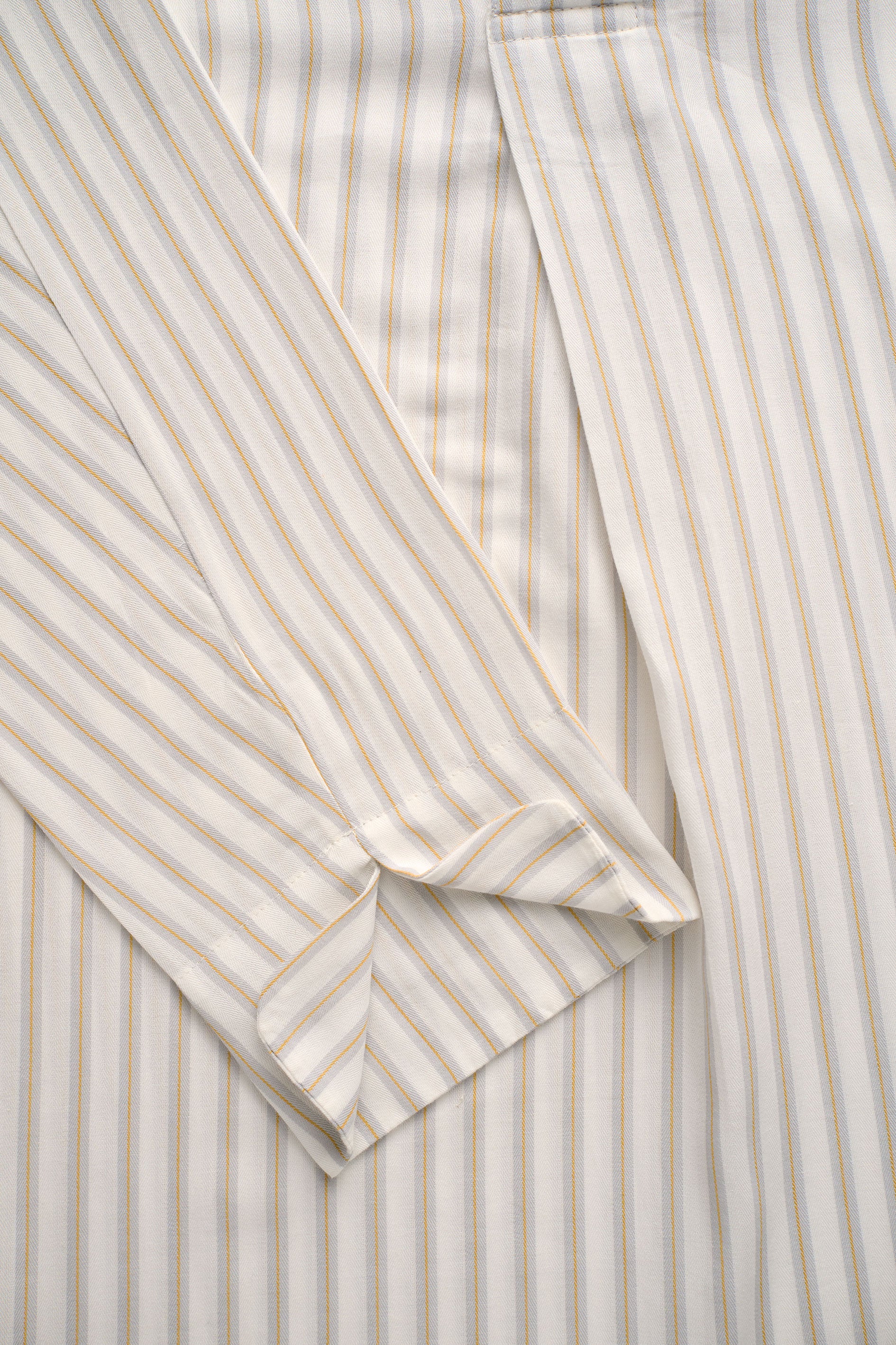 9146_GRANDDAD-LONGSHIRT_OFFWHITE-Gray-gold