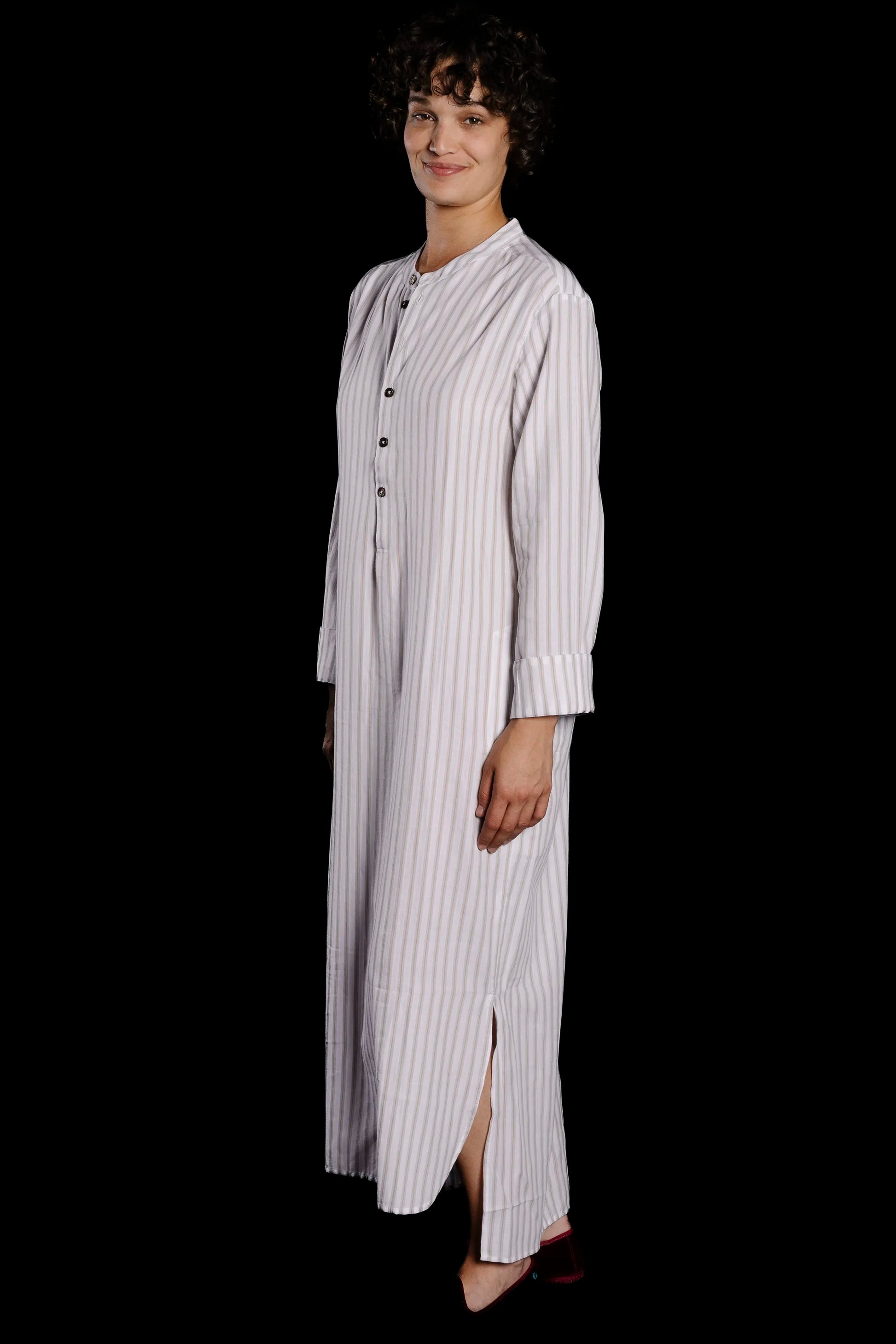 9146_GRANDDAD-LONGSHIRT_OFFWHITE-Grey-gold
