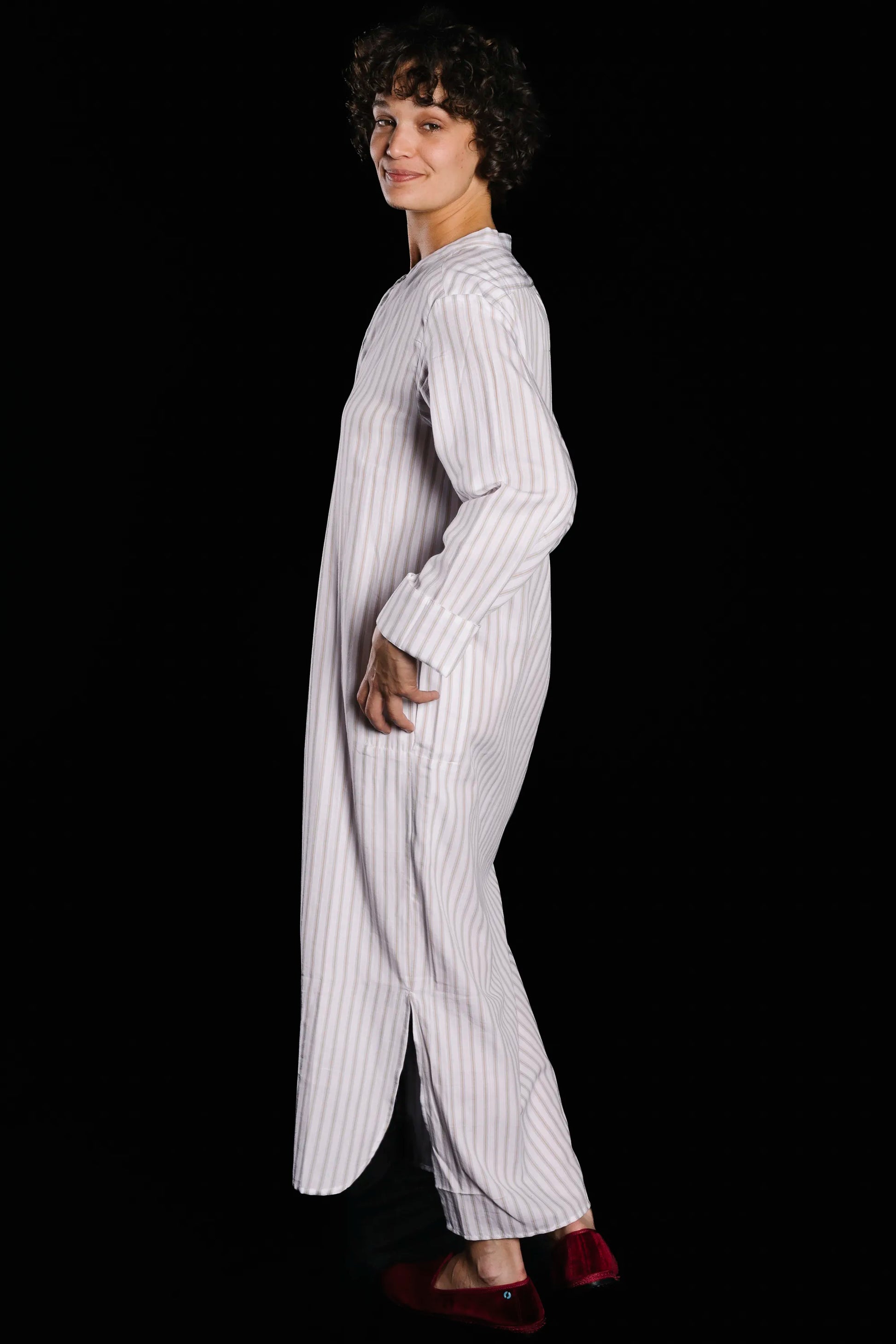 9146_GRANDDAD-LONGSHIRT_OFFWHITE-Grey-gold