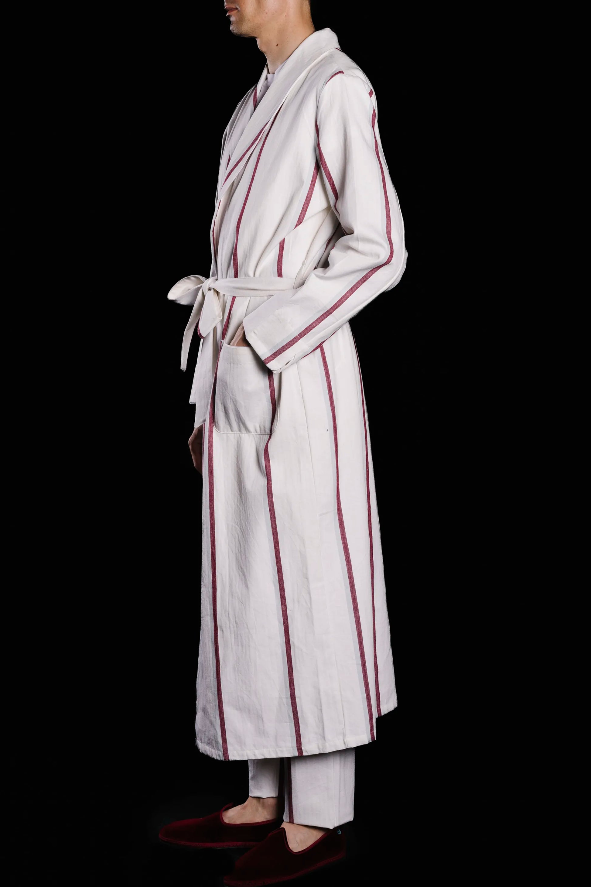 8681_DRESSING-GOWN_OFFWHITE-Burgundy-ice