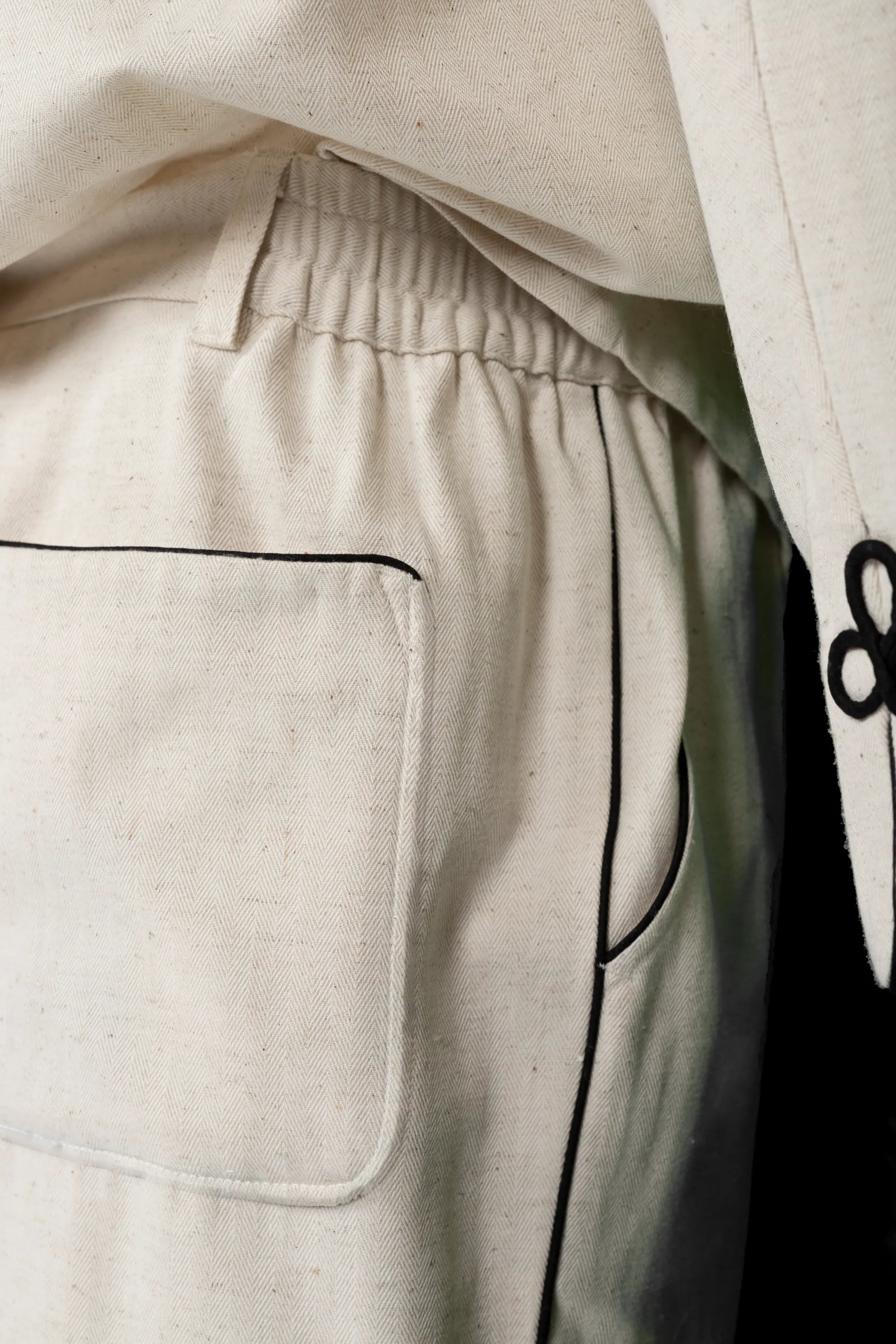9086_PYJAMA_NATURAL-Black