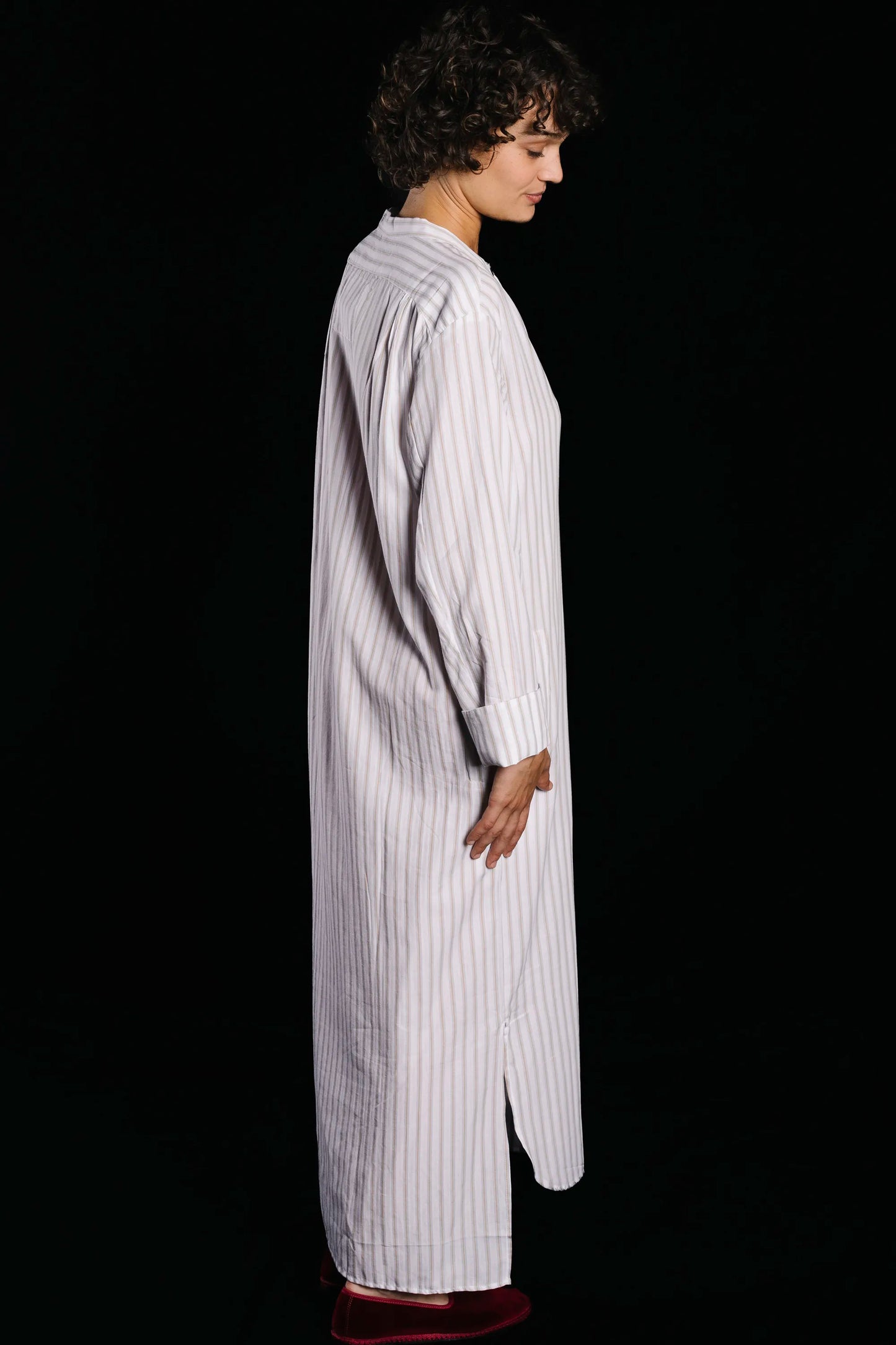 9146_GRANDDAD-LONGSHIRT_OFFWHITE-Grey-gold