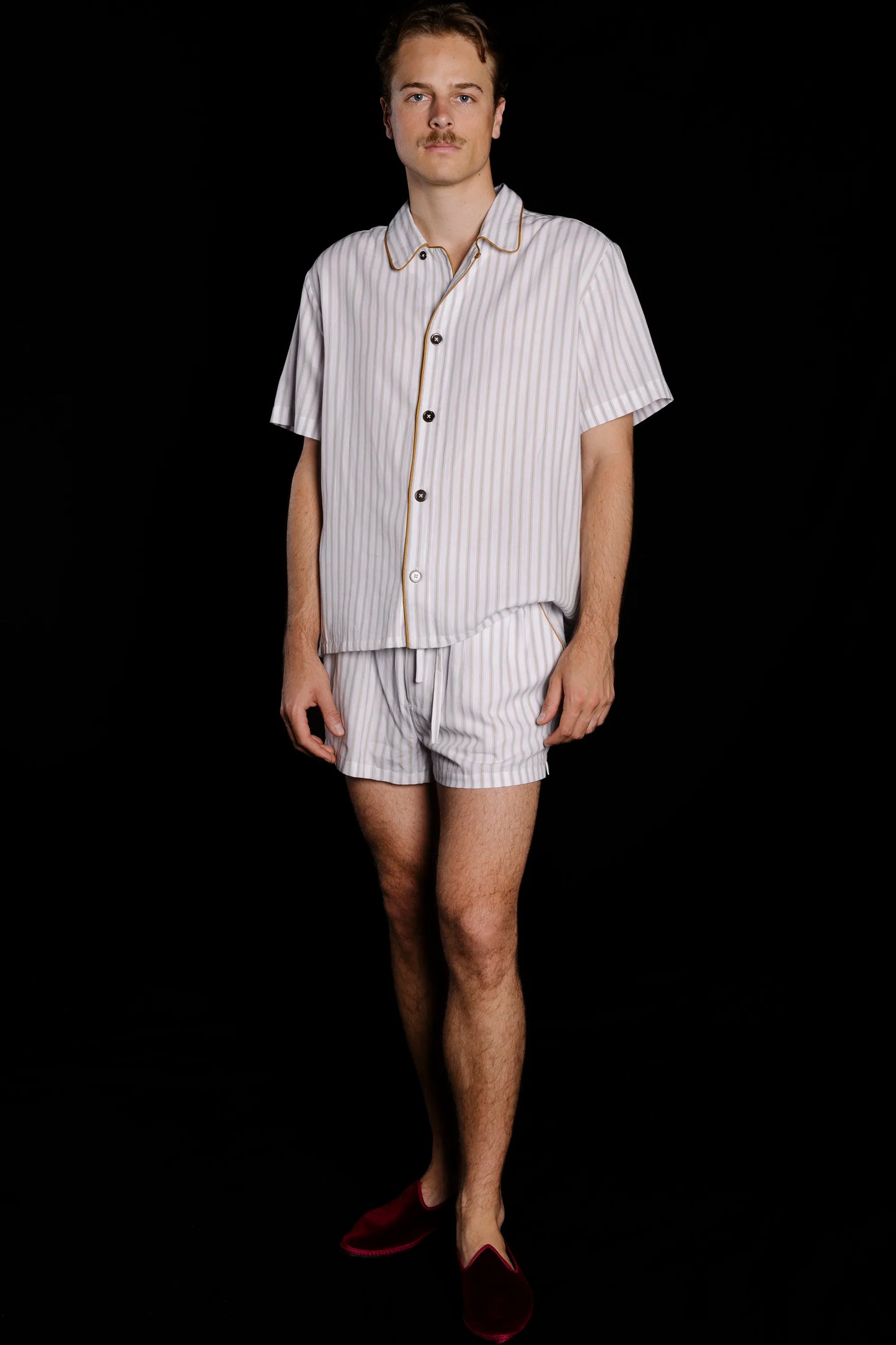 9119_PYJAMA-SET-SHORT_OFFWHITE-Grey-gold