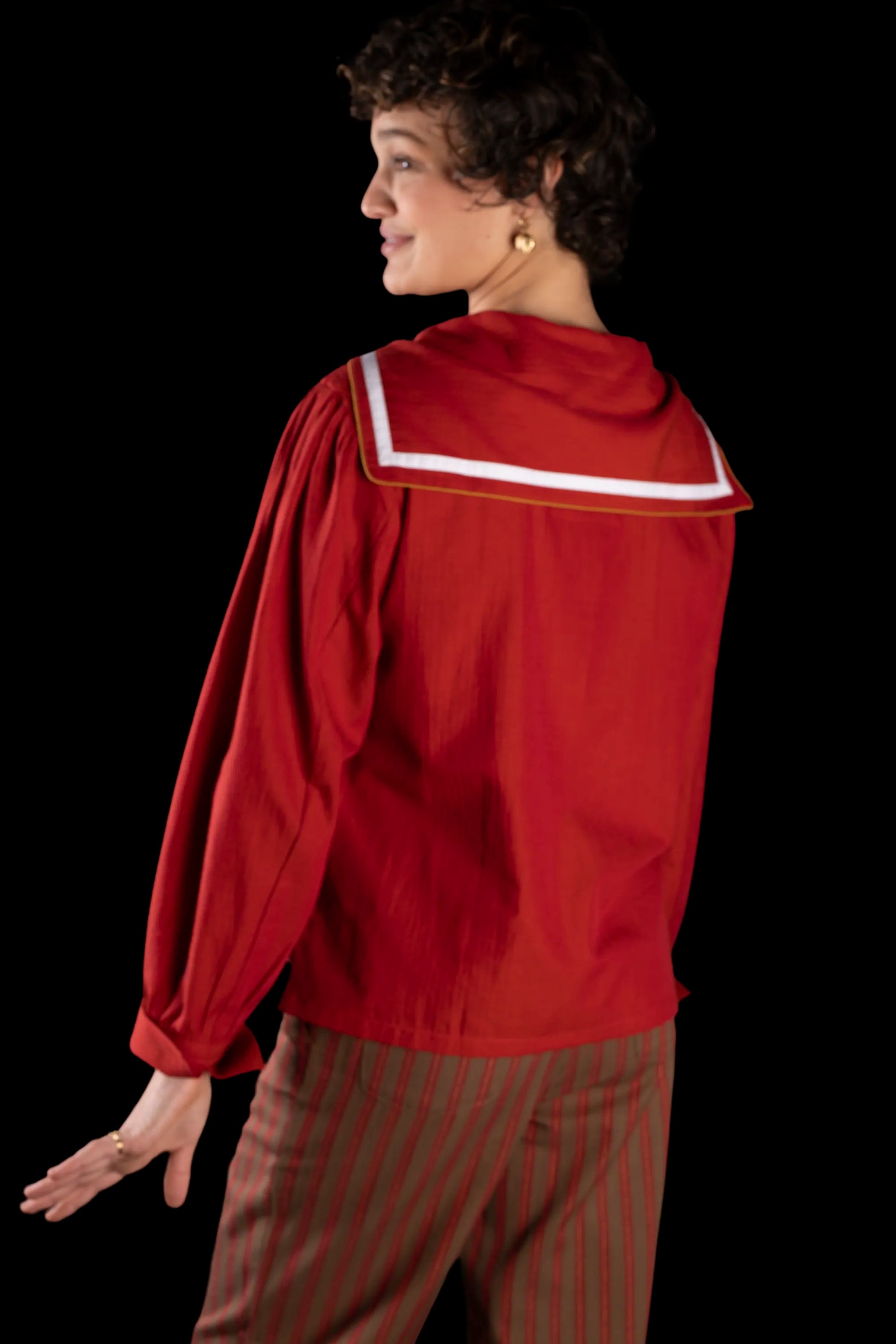 9188_SAILOR-SHIRT-SHORT_RED-White-gold