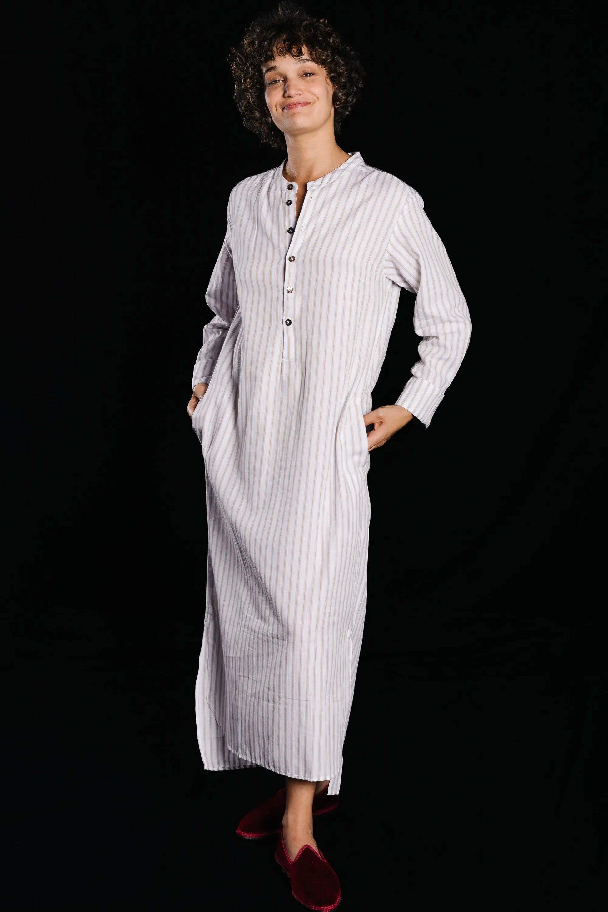 9146_GRANDDAD-LONGSHIRT_OFFWHITE-Grey-gold