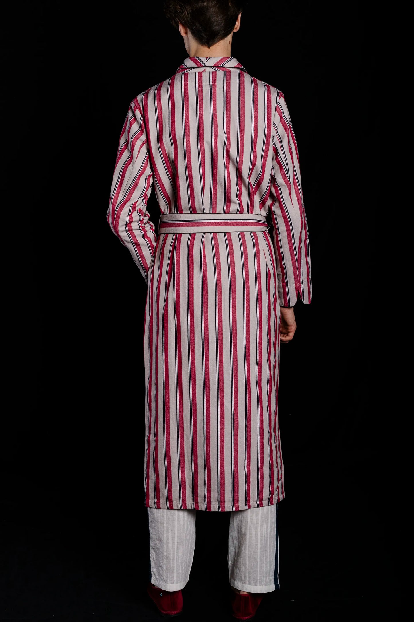 8991_DRESSING-GOWN_RED-Sandsilver-white-black