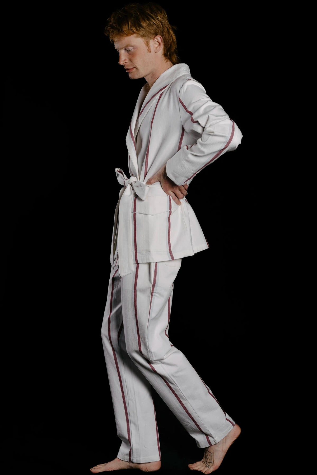 8680_SMOKING-JACKET_OFFWHITE-Burgundy-ice