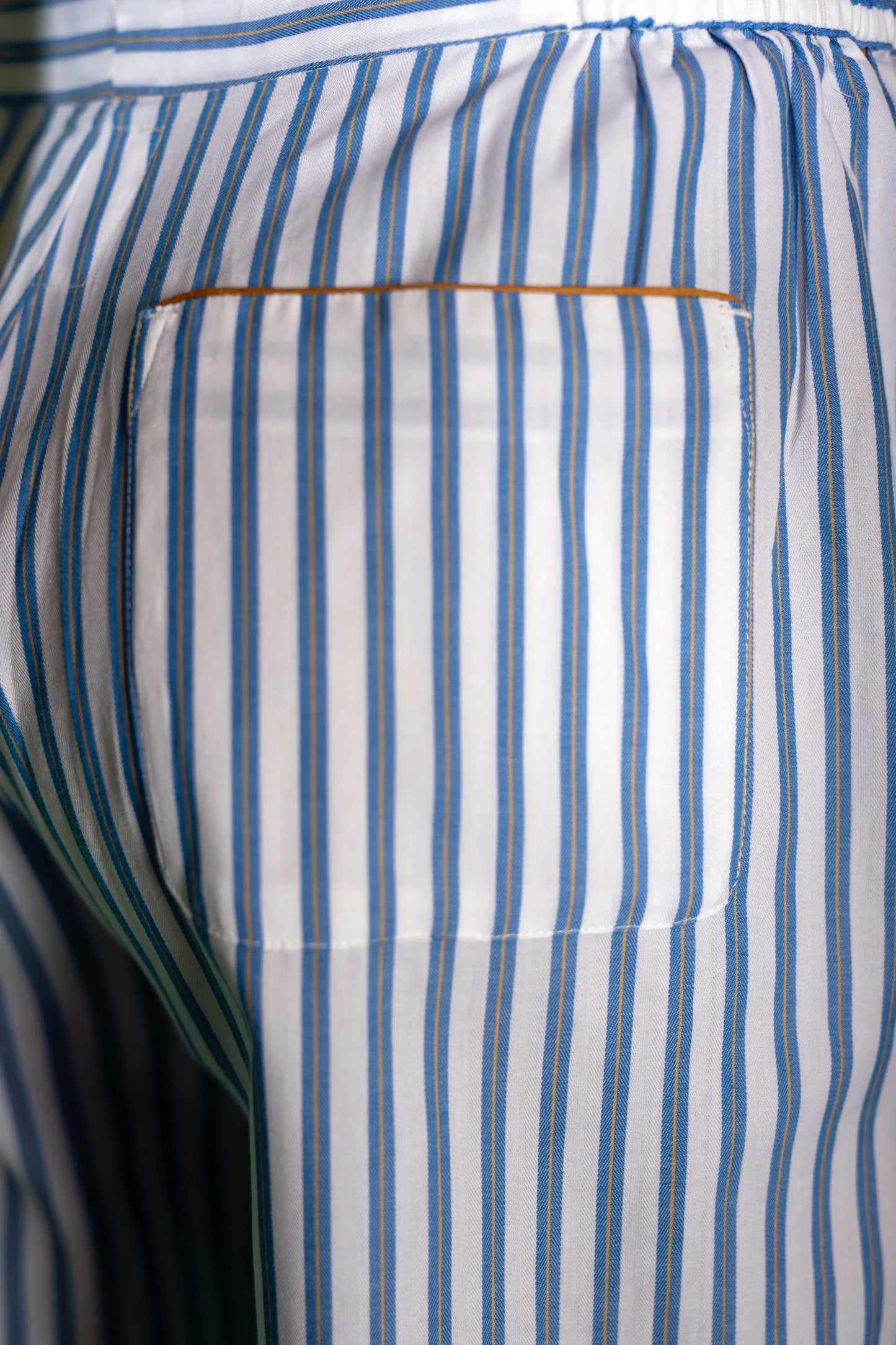 9123_DRAWSTRING-TROUSERS_WHITE-Blue-gold