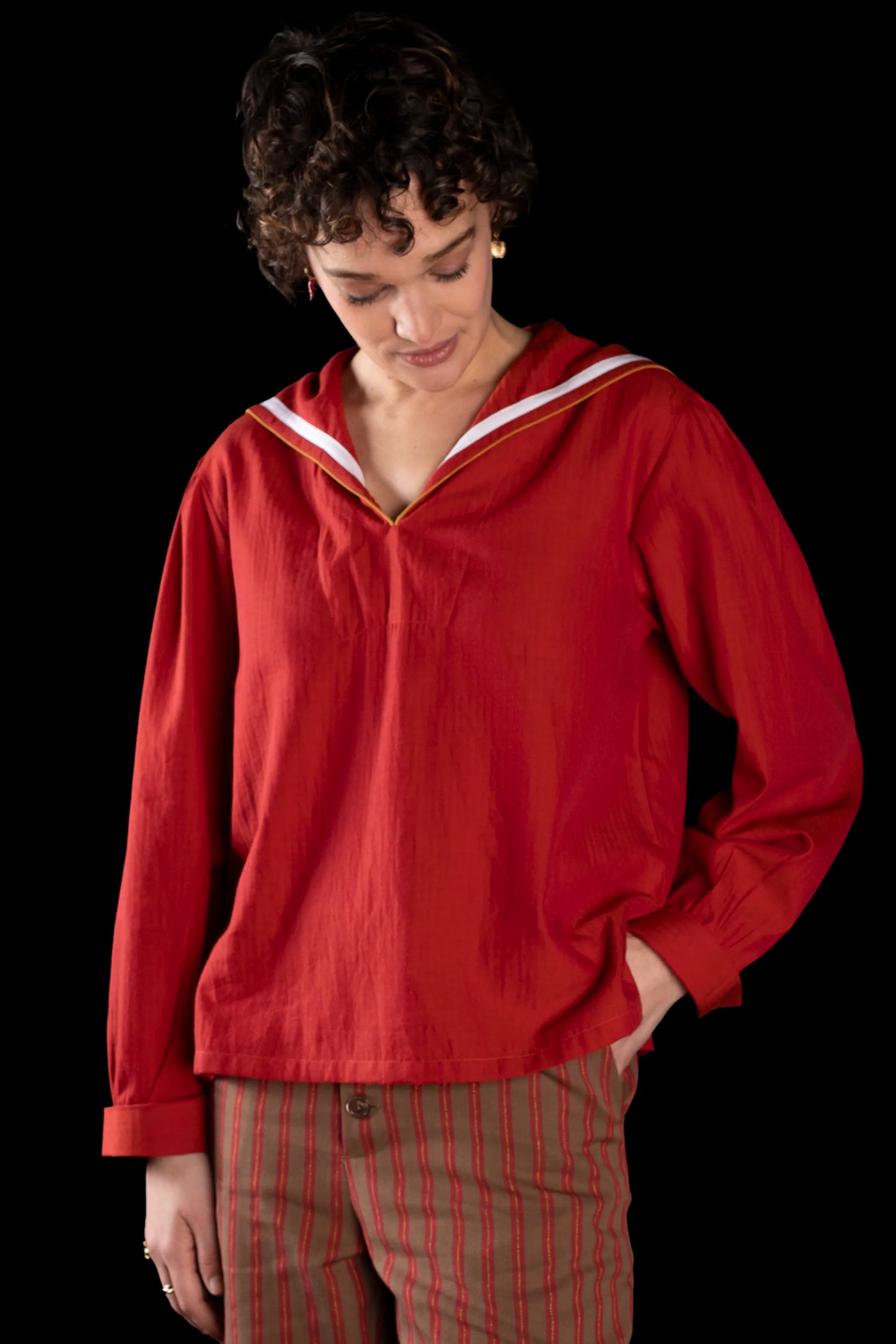 9188_SAILOR-SHIRT-SHORT_RED-White-gold