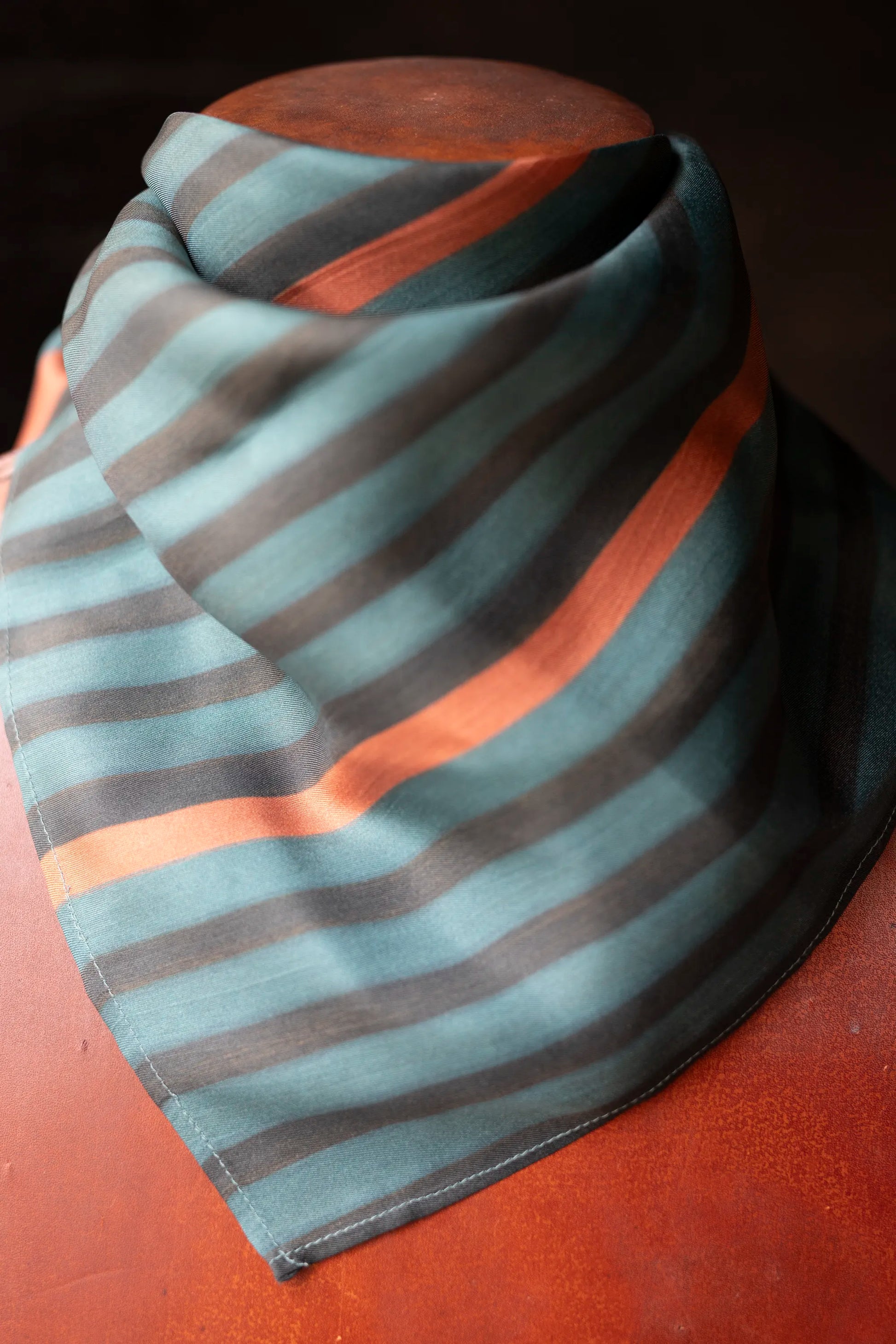 9222_SHAWL_PETROL-Ochre