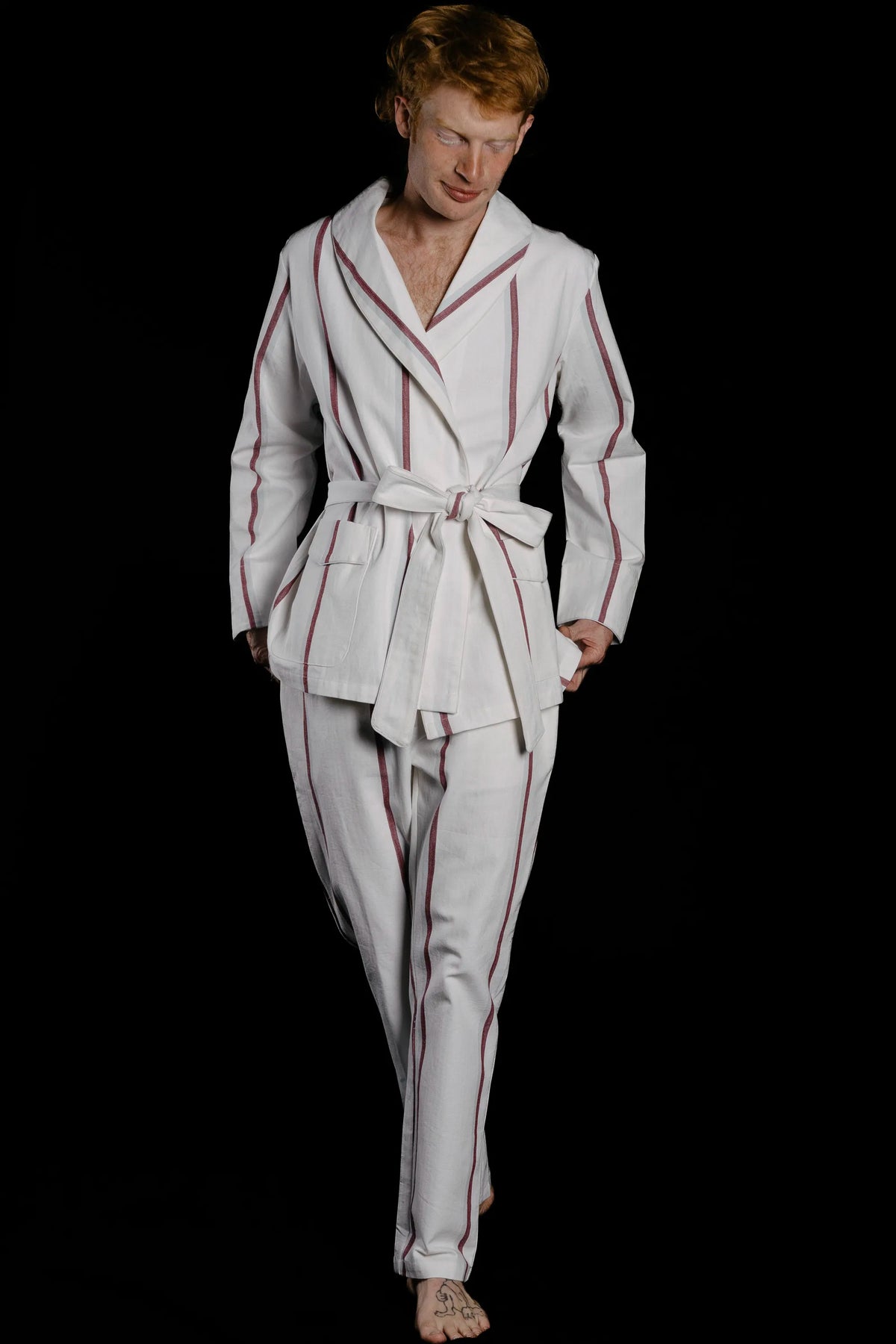 8680_SMOKING-JACKET_OFFWHITE-Burgundy-ice