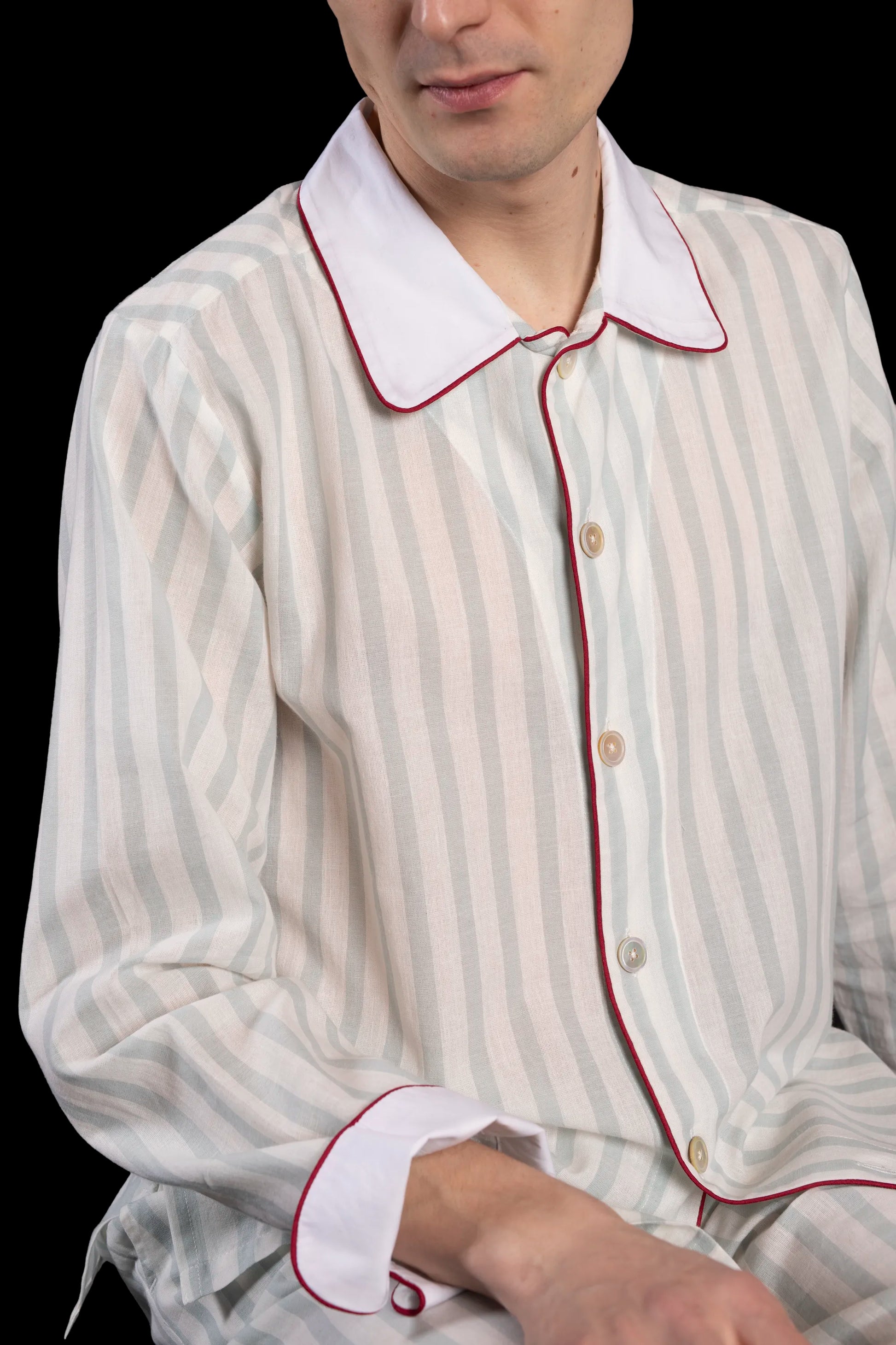 9189_PYJAMA_BLUESILVER-White-burgundy